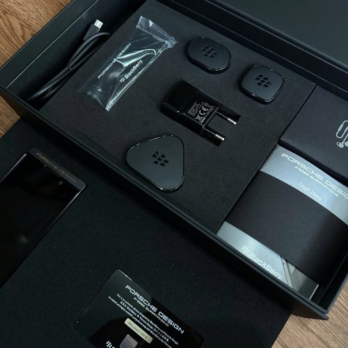 Điện Thoại BlackBerry Porsche Design P'9982