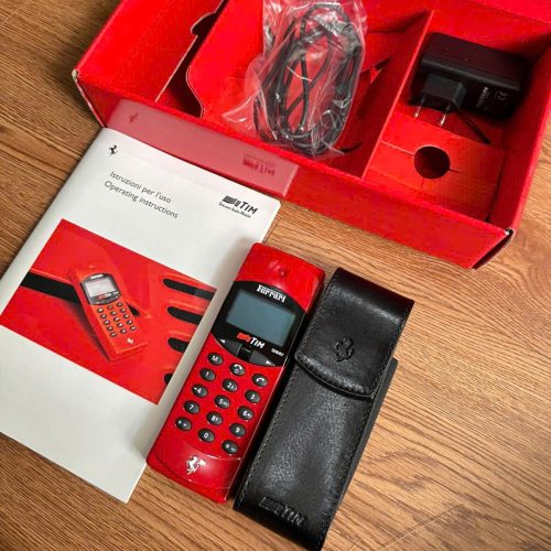 Điện Thoại FERRARI F10