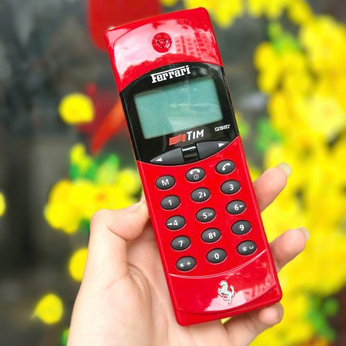 Điện Thoại FERRARI F10
