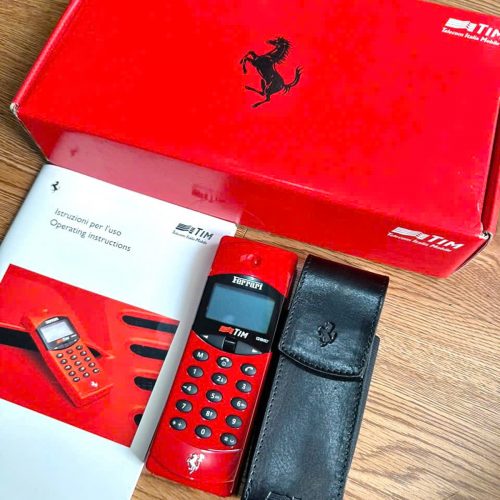 Điện Thoại FERRARI F10